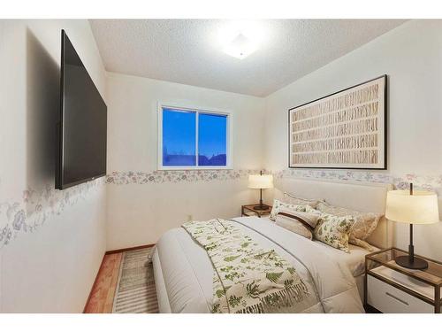 356 Whitworth Way Ne, Calgary, AB - Indoor Photo Showing Bedroom