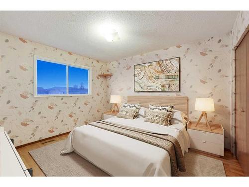 356 Whitworth Way Ne, Calgary, AB - Indoor Photo Showing Bedroom