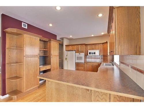 30-5139 27 Highway, Rural Mountain View County, AB - Indoor Photo Showing Kitchen