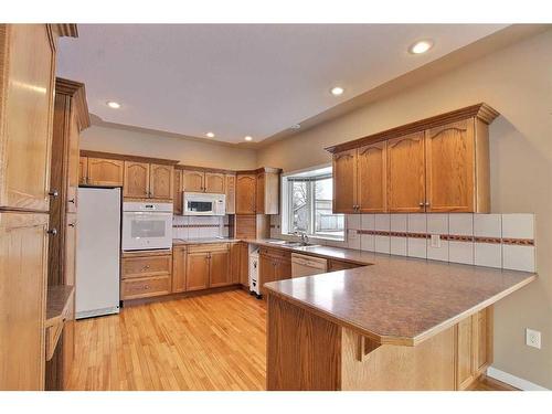 30-5139 27 Highway, Rural Mountain View County, AB - Indoor Photo Showing Kitchen With Double Sink