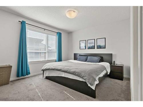 420 Harvest Grove Walk Ne, Calgary, AB - Indoor Photo Showing Bedroom