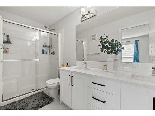 420 Harvest Grove Walk Ne, Calgary, AB - Indoor Photo Showing Bathroom