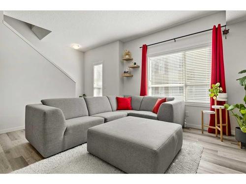 420 Harvest Grove Walk Ne, Calgary, AB - Indoor Photo Showing Living Room