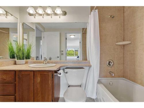 153 Woodglen Grove Sw, Calgary, AB - Indoor Photo Showing Bathroom