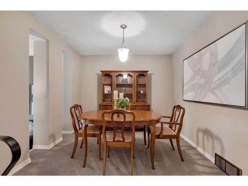 153 Woodglen Grove Sw, Calgary, AB - Indoor Photo Showing Dining Room