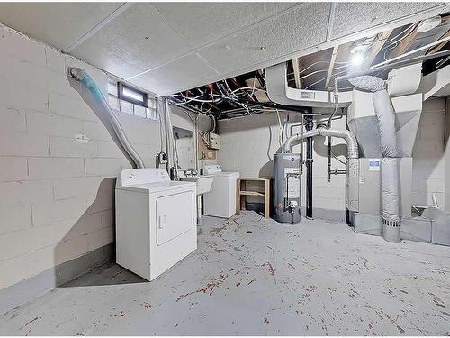 2610 15A Street Sw, Calgary, AB - Indoor Photo Showing Laundry Room