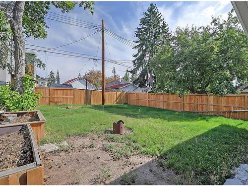 2610 15A Street Sw, Calgary, AB - Outdoor With Backyard