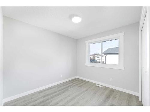 3239 Dovercliffe Road Se, Calgary, AB - Indoor Photo Showing Other Room