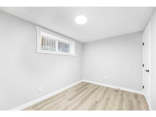 3239 Dovercliffe Road Se, Calgary, AB - Indoor Photo Showing Other Room