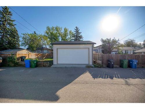 3239 Dovercliffe Road Se, Calgary, AB - Outdoor