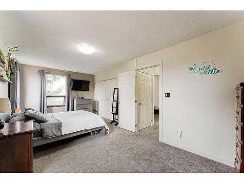 1502-544 Blackthorn Road Ne, Calgary, AB - Indoor Photo Showing Bedroom