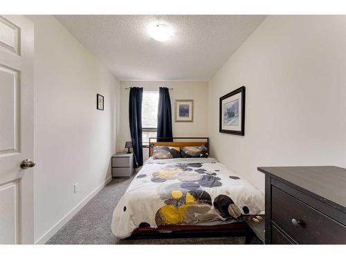 1502-544 Blackthorn Road Ne, Calgary, AB - Indoor Photo Showing Bedroom