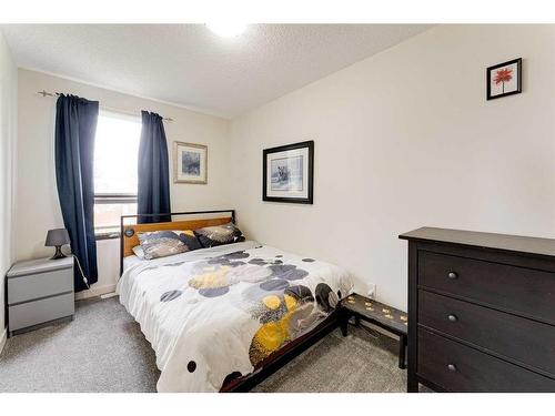 1502-544 Blackthorn Road Ne, Calgary, AB - Indoor Photo Showing Bedroom