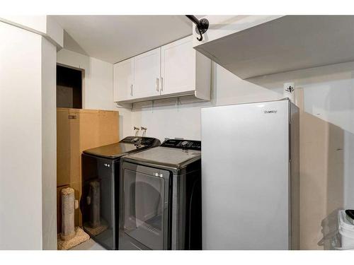 1502-544 Blackthorn Road Ne, Calgary, AB - Indoor Photo Showing Laundry Room