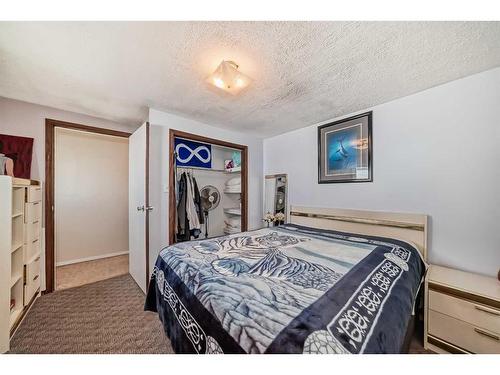 866 Briarwood Road, Strathmore, AB - Indoor Photo Showing Bedroom