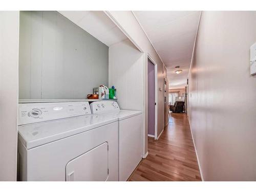 866 Briarwood Road, Strathmore, AB - Indoor Photo Showing Laundry Room