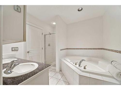 106-59 22 Avenue Sw, Calgary, AB - Indoor Photo Showing Bathroom