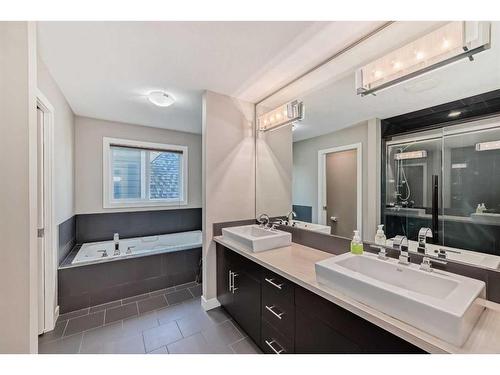 358 Mahogany Terrace Se, Calgary, AB - Indoor Photo Showing Bathroom