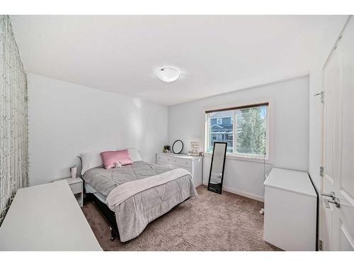 358 Mahogany Terrace Se, Calgary, AB - Indoor Photo Showing Bedroom