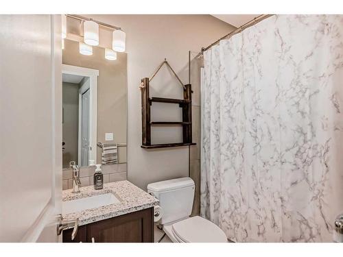 358 Mahogany Terrace Se, Calgary, AB - Indoor Photo Showing Bathroom