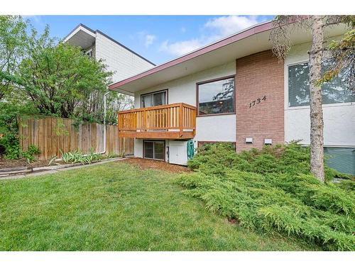 3-1734 29 Avenue Sw, Calgary, AB - Outdoor