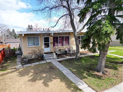 7116 & 7114 Hunterville Road Nw, Calgary, AB - Outdoor