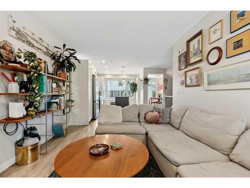 109 Coachway Lane Sw, Calgary, AB - Indoor Photo Showing Living Room