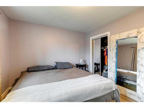 628 Aurora Place Se, Calgary, AB - Indoor Photo Showing Bedroom