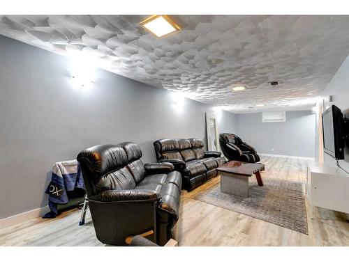 628 Aurora Place Se, Calgary, AB - Indoor