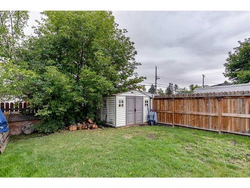 628 Aurora Place Se, Calgary, AB - Outdoor With Backyard