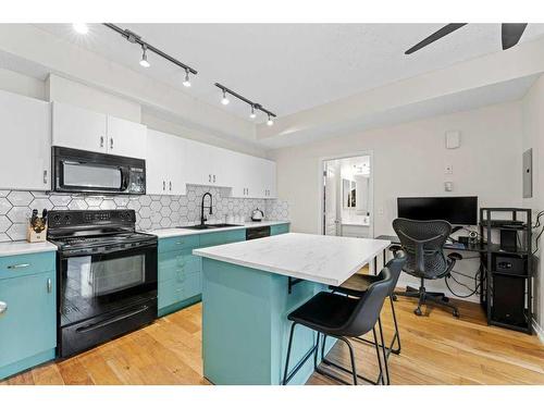 30 Auburn Bay Common Se, Calgary, AB - Indoor Photo Showing Kitchen