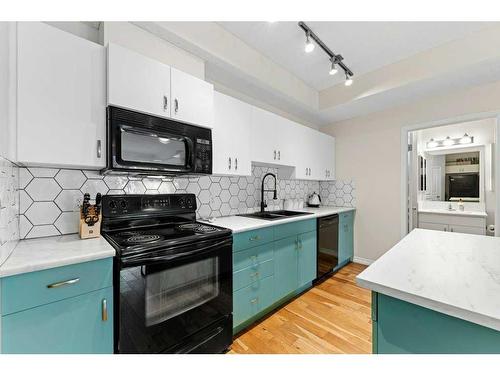 30 Auburn Bay Common Se, Calgary, AB - Indoor Photo Showing Kitchen