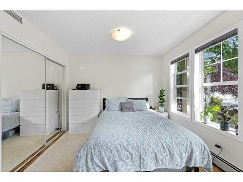 30 Auburn Bay Common Se, Calgary, AB - Indoor Photo Showing Bedroom