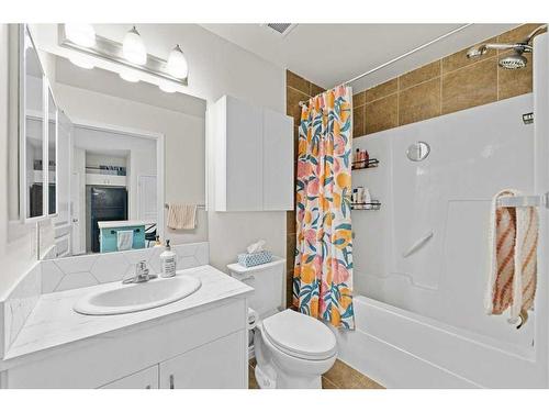 30 Auburn Bay Common Se, Calgary, AB - Indoor Photo Showing Bathroom