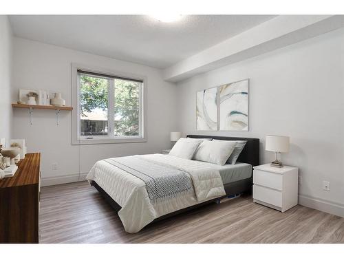 201-518 33 Street Nw, Calgary, AB - Indoor Photo Showing Bedroom