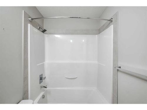 135-20 Seton Park Se, Calgary, AB - Indoor Photo Showing Bathroom