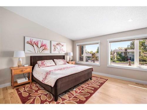 257-20 Midpark Crescent Se, Calgary, AB - Indoor Photo Showing Bedroom