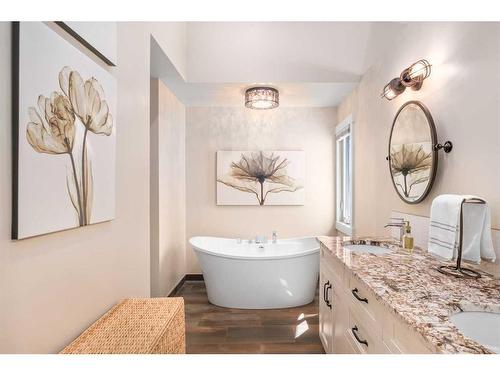 257-20 Midpark Crescent Se, Calgary, AB - Indoor Photo Showing Bathroom