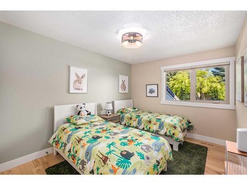 257-20 Midpark Crescent Se, Calgary, AB - Indoor Photo Showing Bedroom