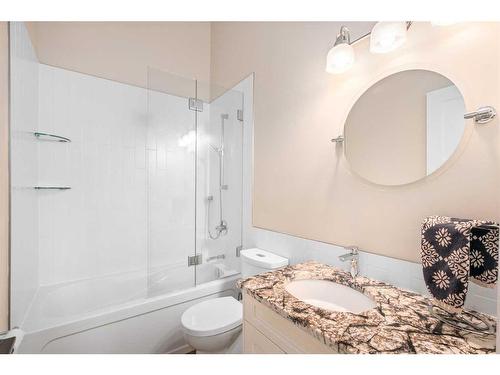 257-20 Midpark Crescent Se, Calgary, AB - Indoor Photo Showing Bathroom