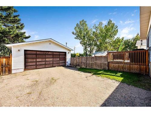 604 Cantrell Drive Sw, Calgary, AB - Outdoor With Exterior