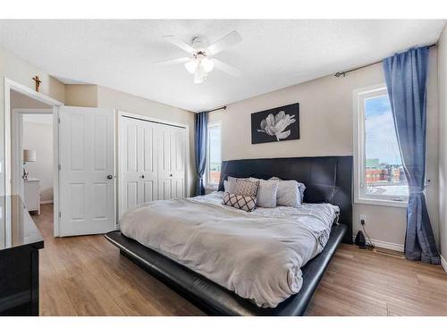 141 West Lakeview Point, Chestermere, AB - Indoor Photo Showing Bedroom