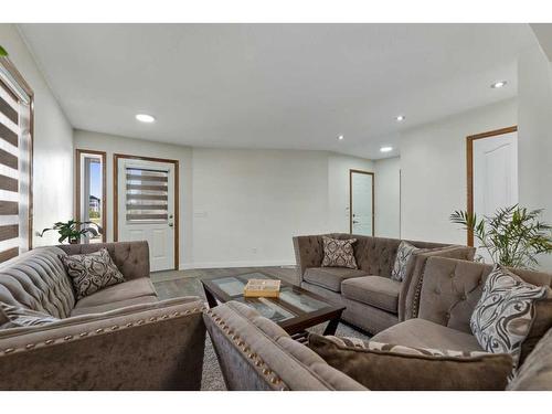 167 Saddlehorn Close Ne, Calgary, AB - Indoor Photo Showing Living Room