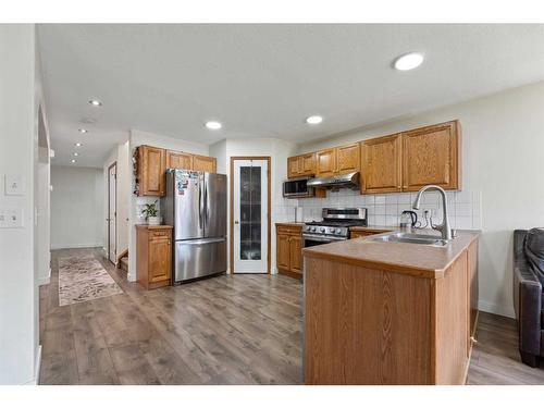 167 Saddlehorn Close Ne, Calgary, AB - Indoor Photo Showing Kitchen