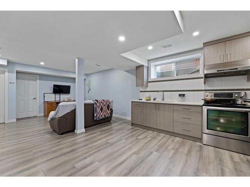 167 Saddlehorn Close Ne, Calgary, AB - Indoor Photo Showing Kitchen