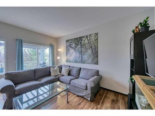 145-300 Evanscreek Court Nw, Calgary, AB - Indoor Photo Showing Living Room