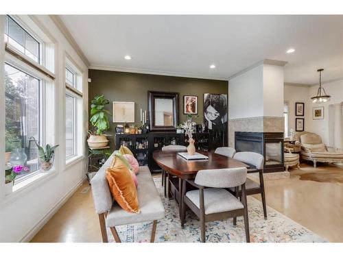 468 27 Avenue Nw, Calgary, AB - Indoor With Fireplace