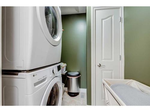 468 27 Avenue Nw, Calgary, AB - Indoor Photo Showing Laundry Room