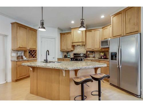 468 27 Avenue Nw, Calgary, AB - Indoor Photo Showing Kitchen