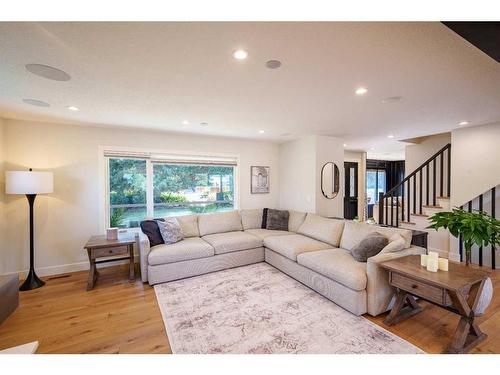 428 Wilverside Way Se, Calgary, AB - Indoor Photo Showing Living Room